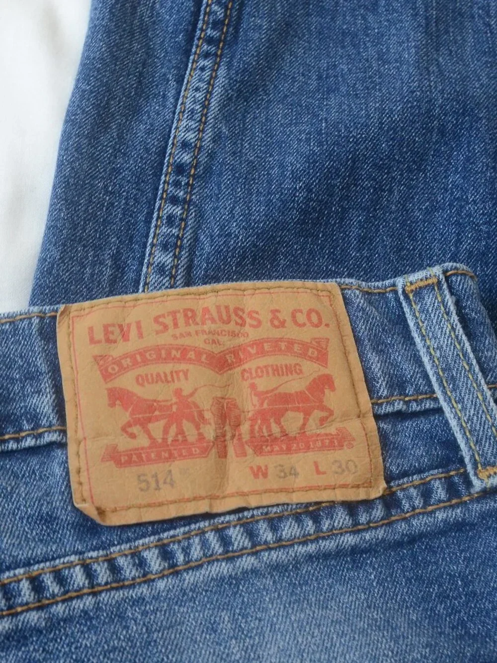 Levis measurements tag